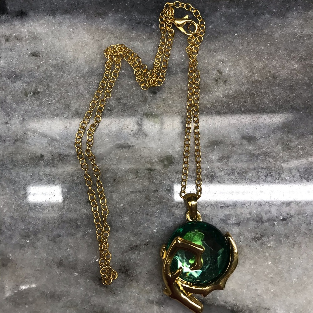 Legend of Zelda Green Spiritual Stone Necklace - Picture 2 of 3